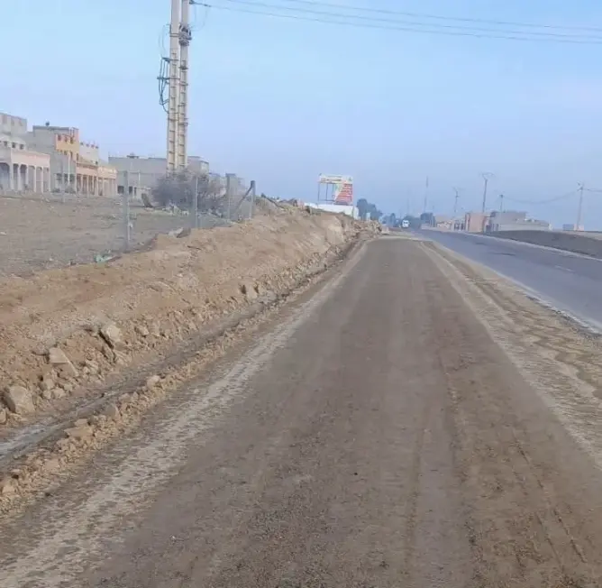 أشغال عشوائية بين مراكش وتامنصورت .. غياب التشوير يهدد بوقوع كارثة مرورية