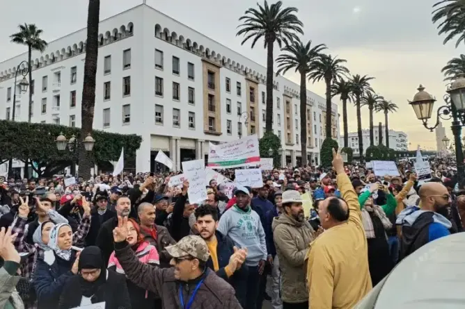 في رسالة مفتوحة لأخنوش.. تحذيرات نقابية من “العراقيل الممنهجة” في الصحة والتعليم والقطاع الخاص