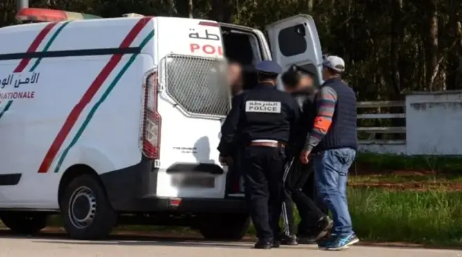 أمن الخميسات يفك لغز السطو على وكالة لتحويل الأموال ويوقف شخصين متورطين