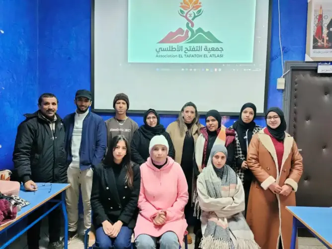 تشكيليون شباب يؤسسون جمعية التفتح الأطلسي بخنيفرة