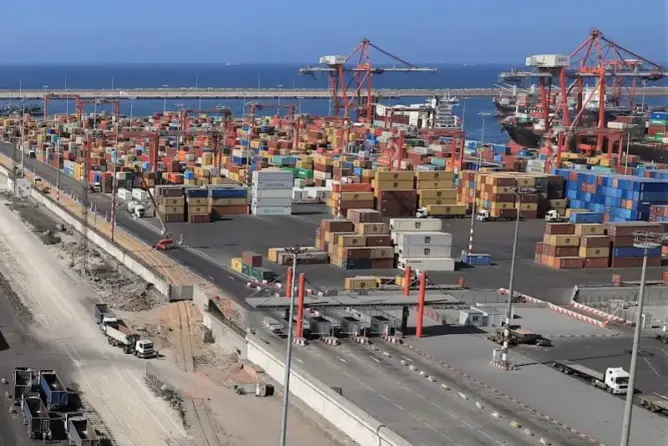 العجز التجاري بالمغرب يرتفع بـ5.1% وسط صمود صادرات الطيران والسيارات