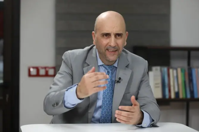 الصديقي: تحييد إيران يخدم أطماع إسرائيل التوسعية.. والقواعد الأمريكية لم توفر الأمان للخليج