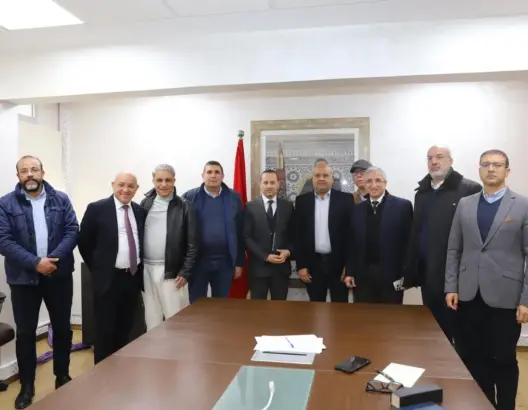 وزير الصحة يطمئن: فتح رأسمال الصيدليات “خارج أجندة الحكومة” ونلتزم بـ”ميثاق 6 أبريل”