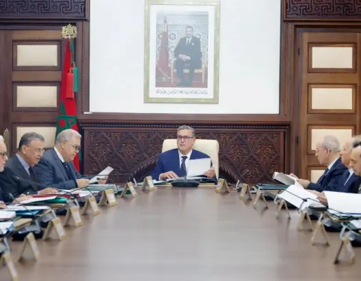 أخنوش يوجه الوزراء إلى مأسسة مقاربة النوع الاجتماعي وإحداث وحدات إدارية مختصة