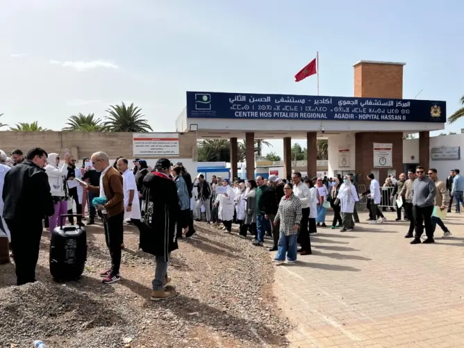 “شبح الإغلاق” يشعل فتيل الاحتجاج داخل مستشفى الحسن الثاني بأكادير (فيديو)