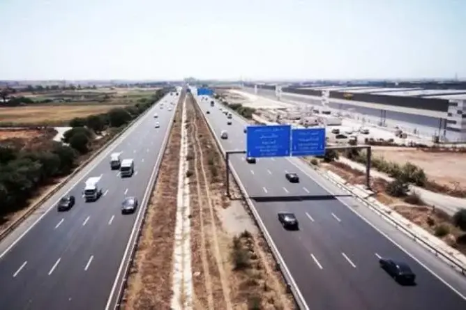 سلامة المواطنين في خطر.. تحذيرات برلمانية من “الحالة المقلقة” لطريق الرباط-مكناس السيار