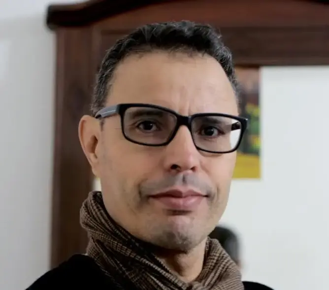 أرواحٌ في جيوب زجاجية
