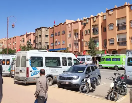 مهنيو النقل المزدوج بتنغير ينتفضون ضد قرار إغلاق “شارع بئرنزران”
