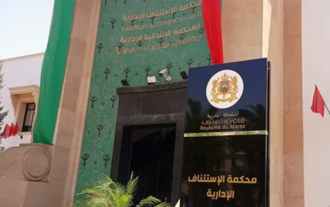 القضاء ينصف مواطنا سقطت سيارته في “حفرة” ويعوضه بـ8 ملايين سنتيم