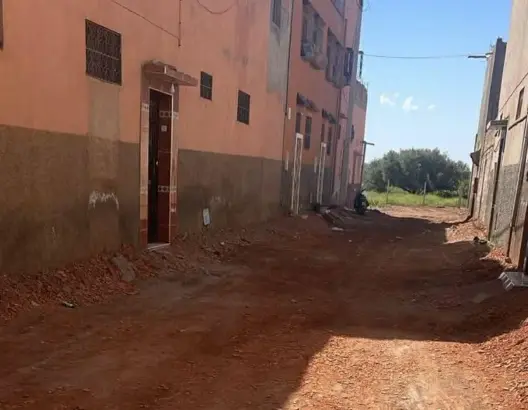 تبليط أزقة دوار يثير الجدل بجماعة الويدان.. ومطالب بتقديم مشروع الصرف الصحي