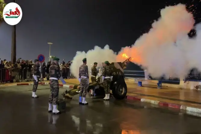 7 طلقات مدفعية بالجديدة احتفالا بالعيد