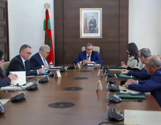 الحكومة: دعم النقل ليس “امتيازا للمهنيين” بل حماية للمواطن في مواجهة تقلبات الأسعار