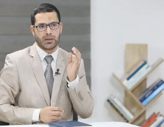 خالد يايموت: منطق “توزيع الريع السياسي” وإعادة تدوير النخب يعمقان أزمة المؤسسات بالمغرب