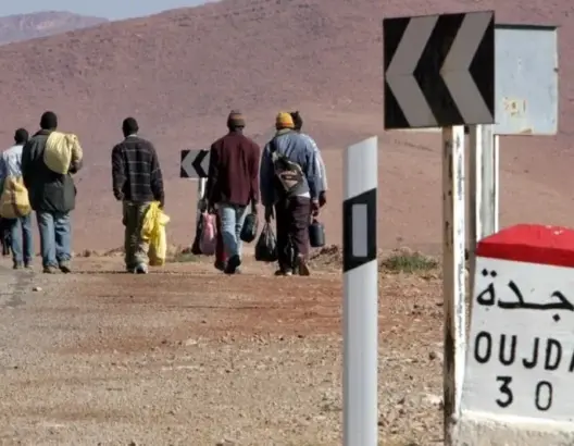 هل تقف الجزائر وراء ترحيلهم..؟ مصرع مهاجرين أفارقة قرب الحدود المغربية الجزائرية
