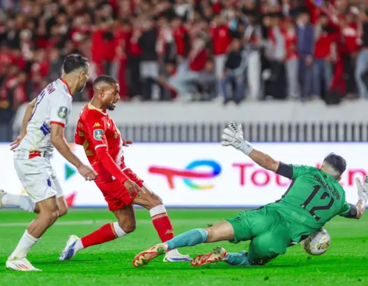 أولمبيك أسفي يُزيح الوداد ويبلغ نصف نهائي كأس الكونفدرالية