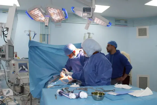 في سابقة طبية.. مستشفى ورزازات الإقليمي ينجح في جراحتين دقيقتين بالمنظار لطفلين