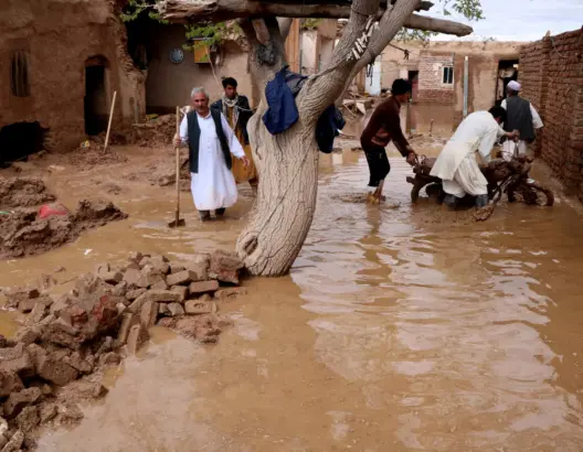 عواصف رعدية كراتشي