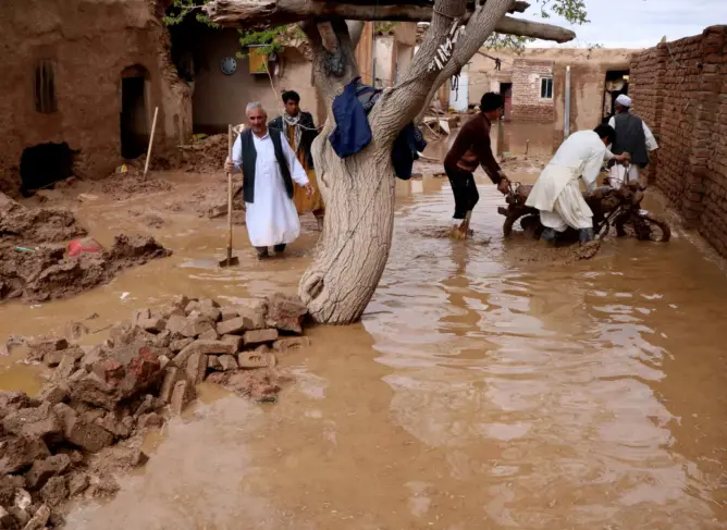 عواصف رعدية كراتشي