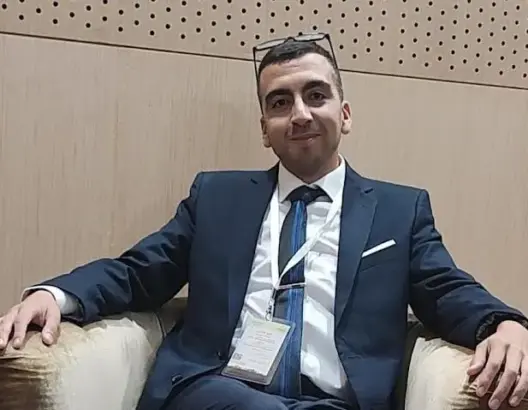 برلمانيون بلا مسار…