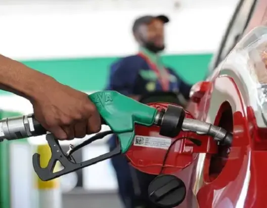 خبير طاقي يدعو لتبني “إنارة ذكية” وإجراءات عاجلة لمواجهة غلاء المحروقات بالمغرب