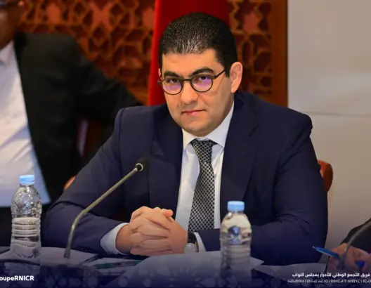 بنسعيد: لا حدود جامدة بين الصحافة والأدب.. والذكاء الاصطناعي يفرض تحديات أخلاقية