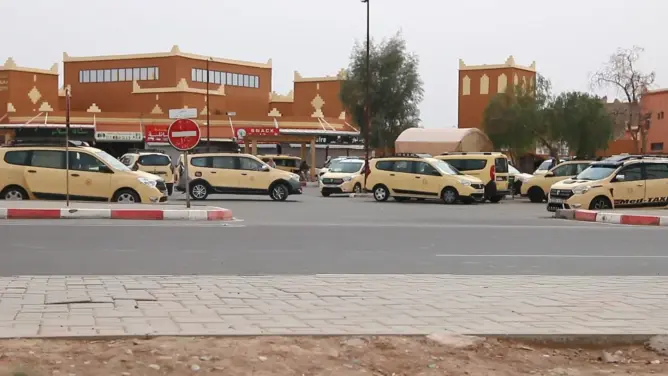 زيادات “العيد” مستمرة بورزازات.. “طاكسيات” مراكش تُلهب جيوب المسافرين وسط غياب الرقابة