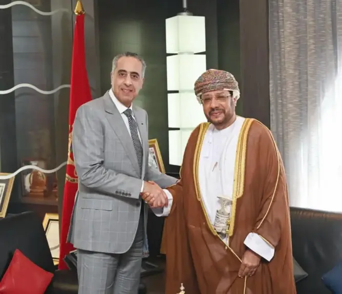 مباحثات أمنية تجمع حموشي بسفير سلطنة عمان لتعزيز التعاون الثنائي ومكافحة الإرهاب