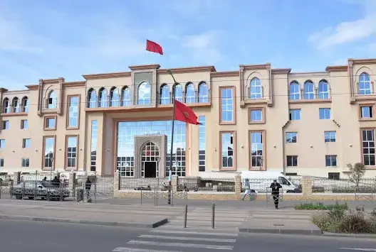 جماعة البيضاء تشدد إجراءاتها ضد الموظفين المتقاعدين لمنعهم من مواصلة مزاولة المهام