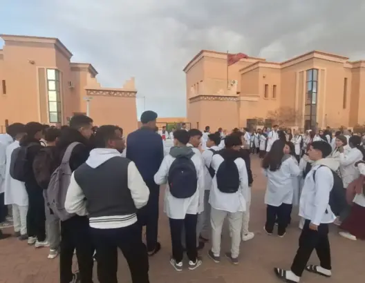 طلبة وخريجي المعاهد العليا للمهن التمريضية يصعدون احتجاجاتهم بالرشيدية وورزازات