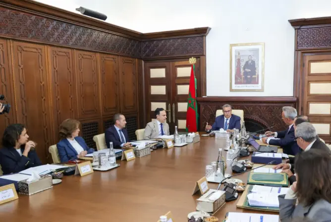 بقيمة تفوق 86 مليار درهم.. لجنة الاستثمارات تصادق على 44 مشروعا لإحداث أزيد من 20 ألف منصب شغل