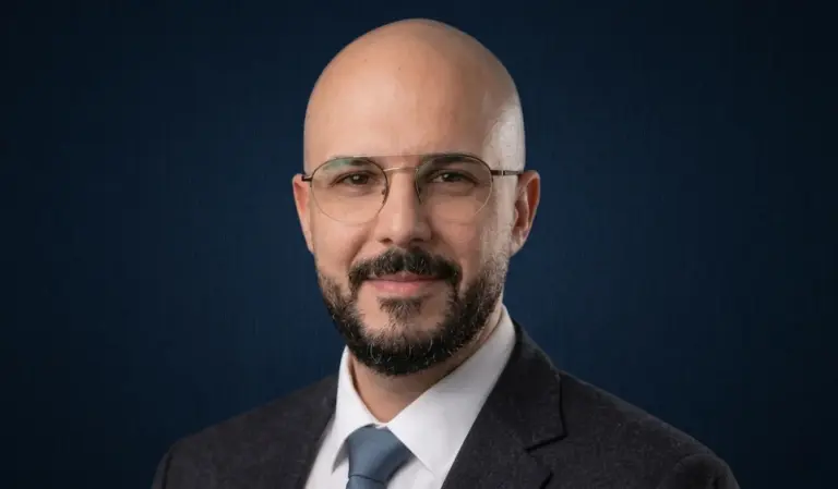 رسالة مفتوحة إلى نائب رئيس المجلس الجماعي بتيفلت: بأي حق تتهم المرحوم آيت إيدر بالعمالة؟