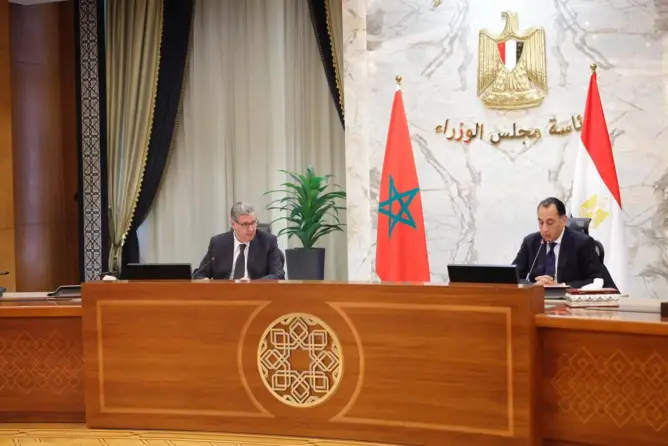 أخنوش يعلن ميلاد “شراكة نموذجية” بين الرباط والقاهرة ويدعو  لتجاوز “العراقيل الإدارية”