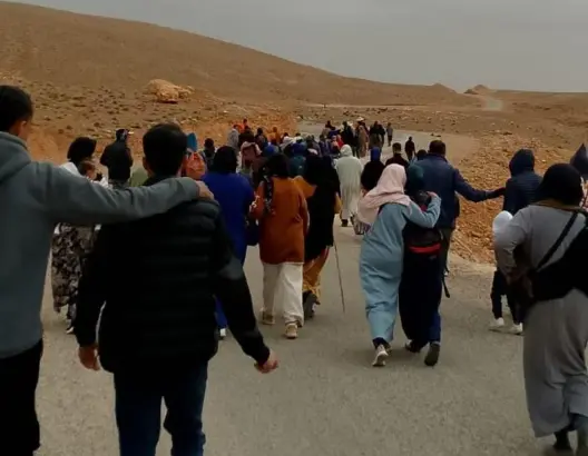 مسيرة الأقدام بإقليم تنغير.. ساكنة “اسومار” تنتفض ضد العزلة والتهميش