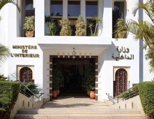 عصا “الداخلية” تضرب العشوائية .. استنفار بالبيضاء لقطع دابر “الرخص الانتقائية”