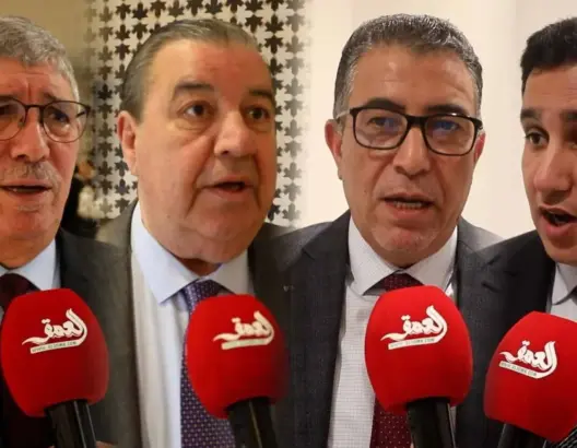 رهانات الأغلبية والمعارضة في آخر دورة برلمانية