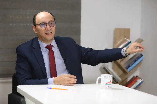 وسيط المملكة يرهن الانتقال نحو “الدولة المنصة” بـ”يقظة قانونية” تضبط هيمنة الذكاء الاصطناعي
