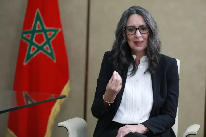 وزيرة المالية: رفضنا الحلول السهلة لمواجهة أزمة المحروقات وعودة “لاسامير” لن تخفض الأسعار (فيديو)