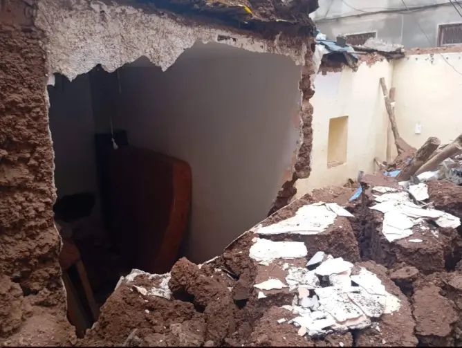 مراكش.. 240 أسرة “مقصية من دعم الزلزال” تحت تهديد الانهيارات بسيدي يوسف بن علي