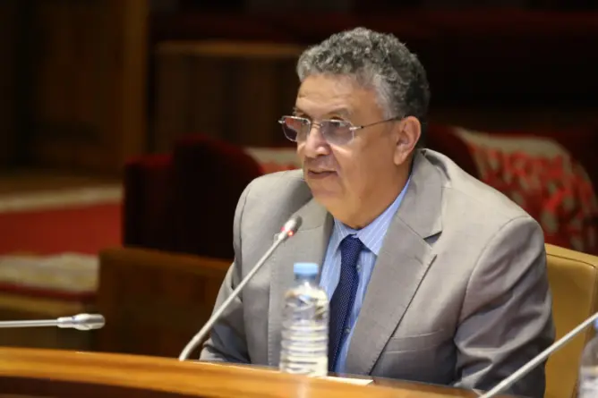 مقترح برلماني يفتح باب “المحاماة” لموظفي كتابة الضبط.. ووهبي يبدي مرونة حكومية
