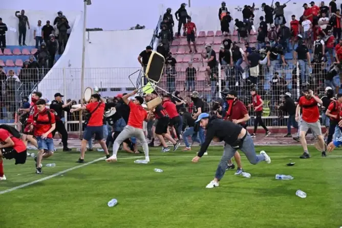 مصدر ينفي تورط مدير بإحدى المتاجر الكبرى في أحداث شغب مباراة آسفي واتحاد العاصمة