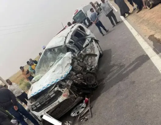 قتلى وجرحى في اصطدام بين سيارتي أجرة على الطريق الوطنية رقم 8 بين مراكش وشيشاوة