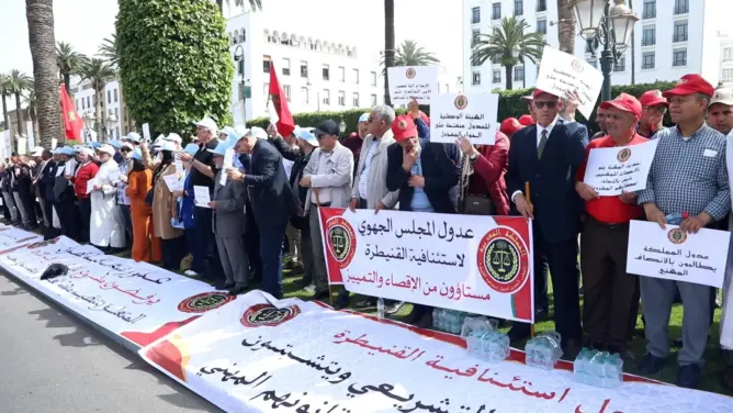 في ظل إضراب مفتوح للعدول.. مجلس المستشارين يمرر بالأغلبية مشروع قانون تنظيم المهنة