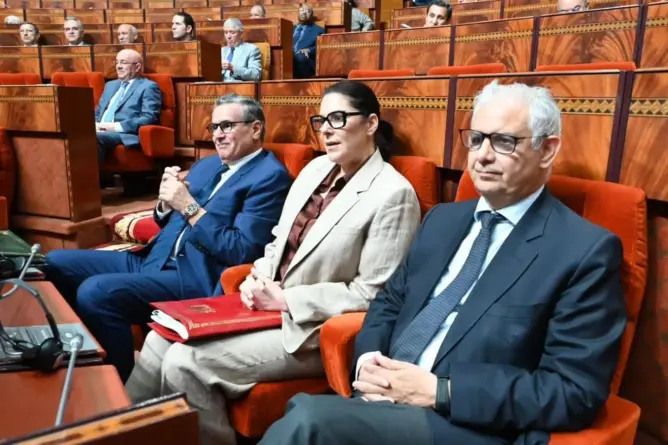 أخنوش: أغلبيتنا منسجمة ولن تكسرها محاولات الوقيعة.. ومنجزاتنا أكبر من “الحسابات الضيقة”