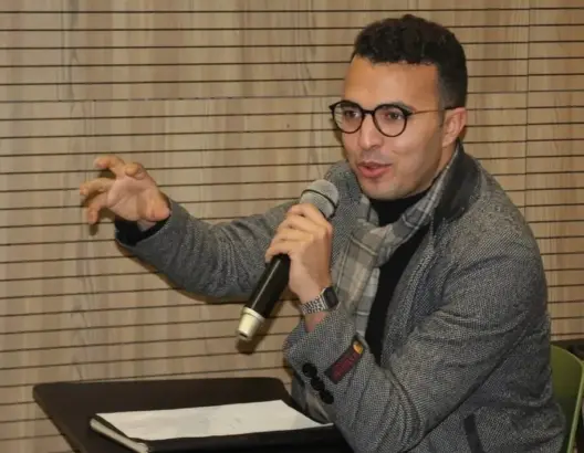 لماذا يميل التدخل الاجتماعي إلى أدوات علم النفس وليس علم الاجتماع؟