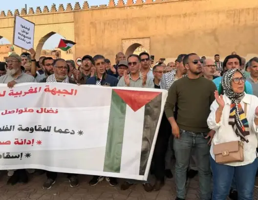 وقفة حاشدة تحتج بمراكش “طقوس صهيونة مشبوهة” وتطالب بتجريم التطبيع (فيديو)