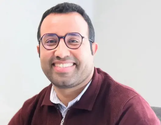 بين الانتقال الديمقراطي والانتقال الاجتماعي.. أخنوش في ميزان التاريخ