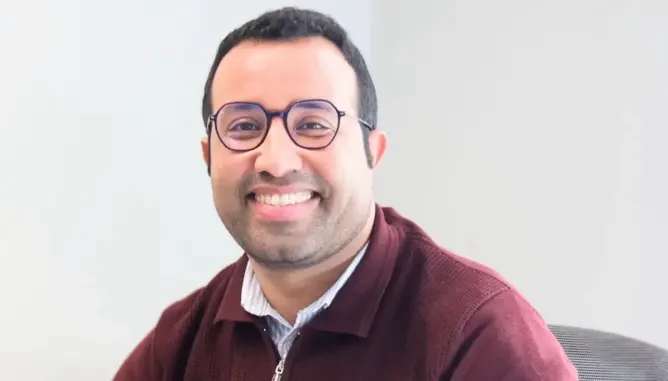 بين الانتقال الديمقراطي والانتقال الاجتماعي.. أخنوش في ميزان التاريخ