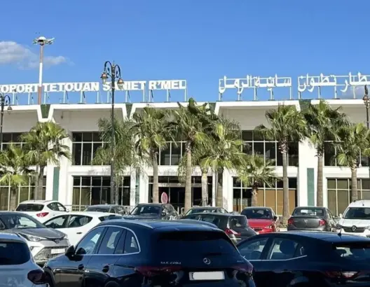 ممارسات بمرآب مطار تطوان تثير الجدل.. اتهامات بـ“احتكار غير قانوني” وفرض إتاوات على المسافرين
