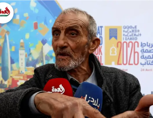 صرخة لإنقاذ الجيل الصاعد من الهاتف