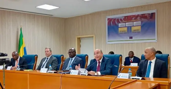 البرلمان المغربي ينقل خبرته في “الرقمنة” إلى الجمعية الوطنية الغابونية